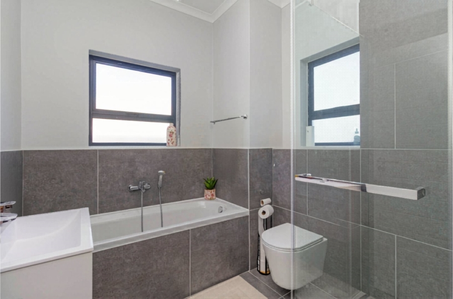 3 Bedroom Property for Sale in Sandown Western Cape